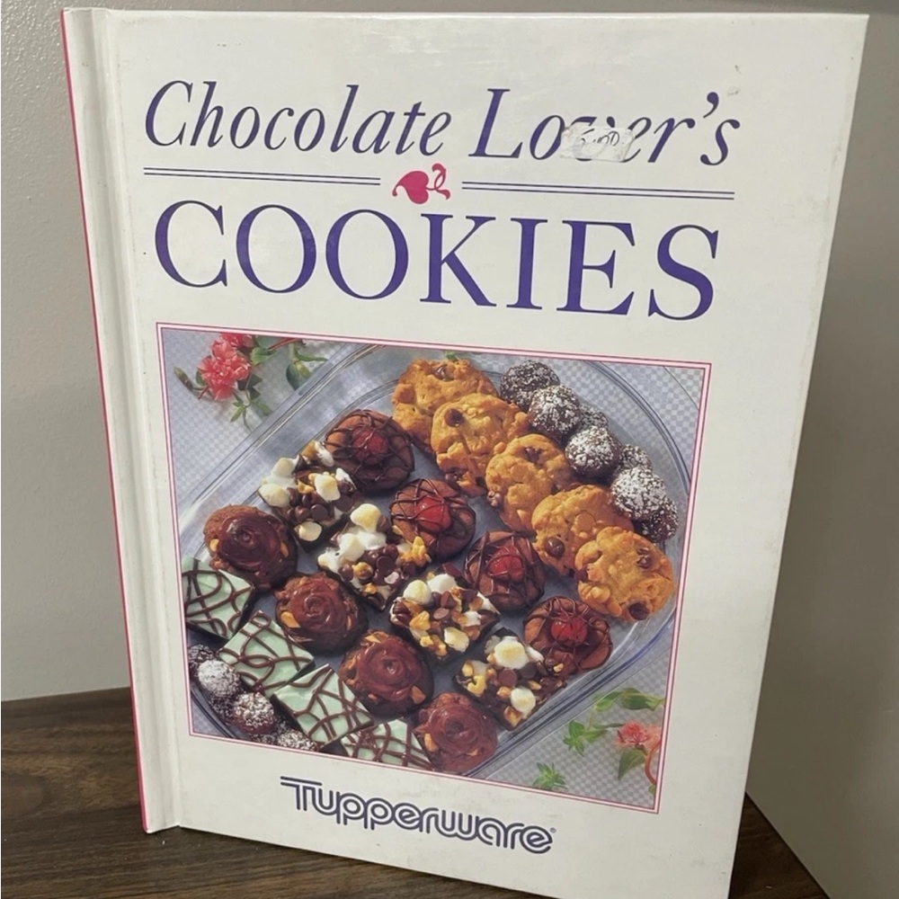 Tupperware Chocolate Lover's Cookies Hardcover Cookbook Baking Desserts
